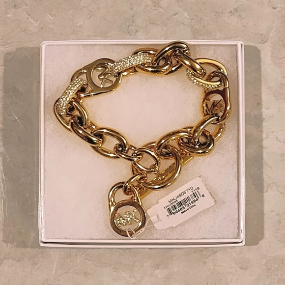 NWT MICHAEL KORS GOLD PLATED CHAIN LINK BRACELET MONGRAM MK CHARM & RHINESTONES - Picture 1 of 7